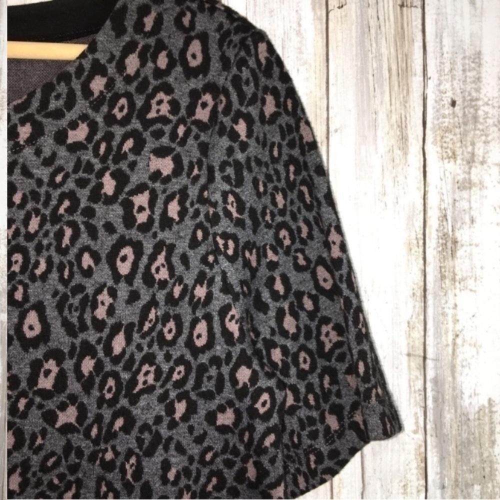 Loft Cheetah Heavyweight Blouse - Picture 2 of 4